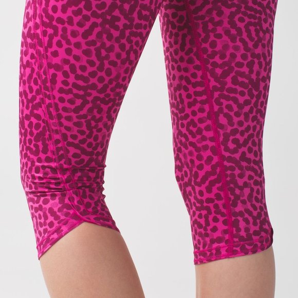 lululemon athletica Run: Top Speed Crop Pink Leopard Leggings - Picture 5 of 14